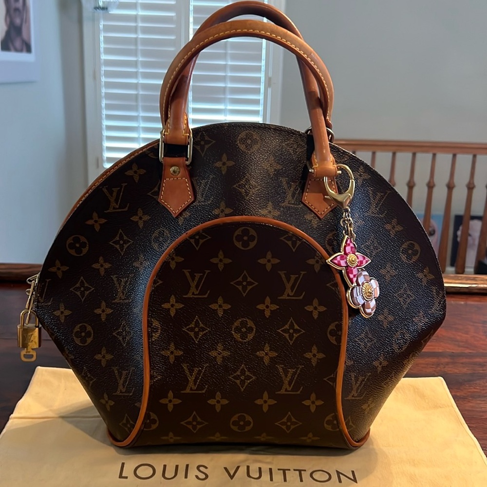 LOUIS VUITTON Vintage Monogram Ellipse GM